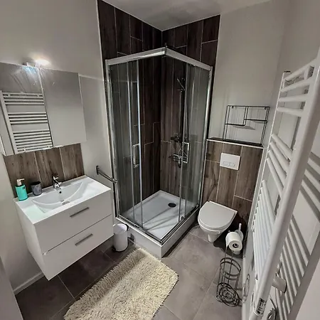 Apartment Lumineux Proche Centre Et